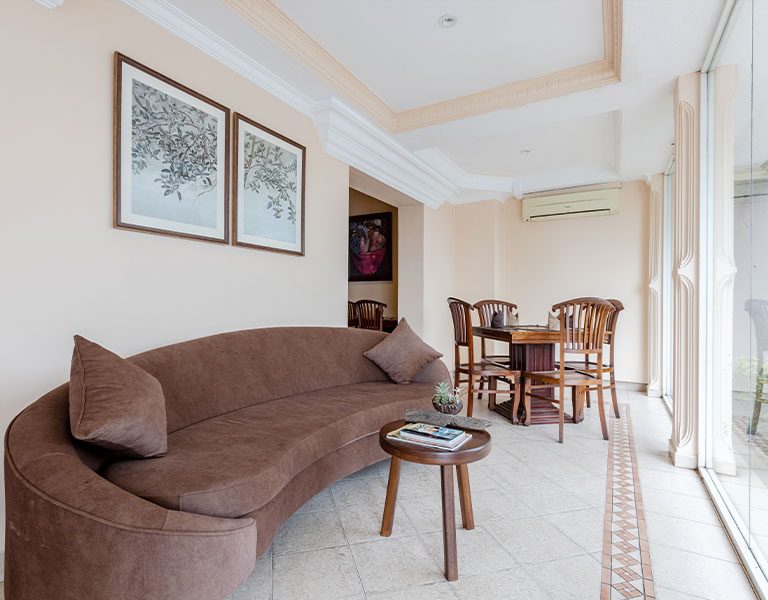 The Waterfront Hotel and Choy's Restaurant